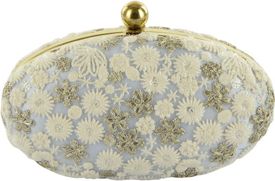 

Tooba Handicraft Party White Clutch
