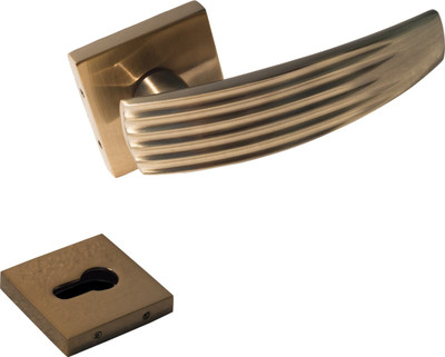 

QSEVEN Zinc Door Pull(Multicolor Pack of 1)