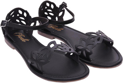 

Jade Women Black Flats