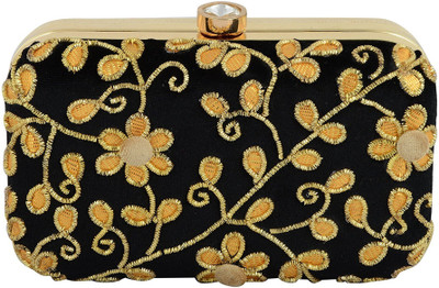 

Tooba Handicraft Party Black Clutch
