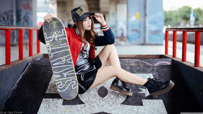 

girl skateboarder style wall POSTER PRINT ON 13X19 INCHES Paper Print(19 inch X 13 inch, Rolled)