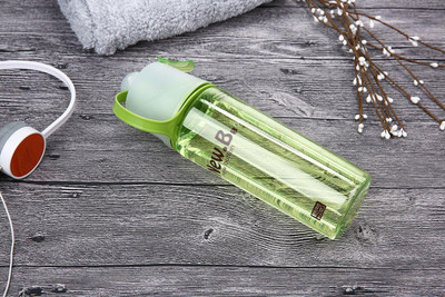 

VibeX ™ Spray Mist Squeeze Protable Water Bottle 600 ml Sipper(Pack of 1, Green)