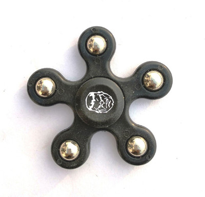 

PRIMEMART Staked Wind Spinner(Black)