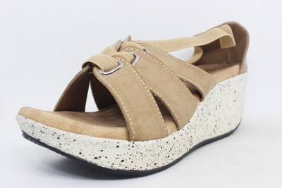 

Vstario Women Beige Casual