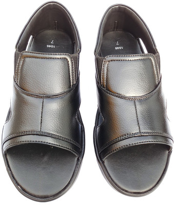 

Lavister Men Black Casual