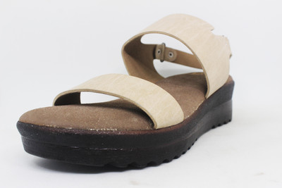 

Vstario Women Cream Casual