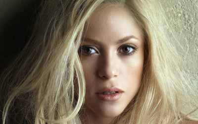 

Akhuratha Shakira Fine Quality Wall Poster Paper Print(12 inch X 18 inch, Rolled)