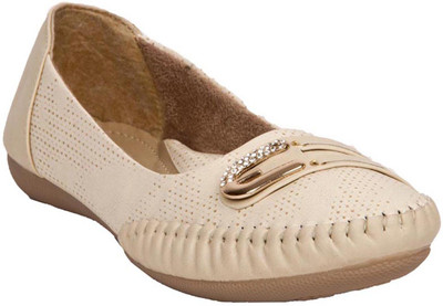 

Estatos Women Cream Bellies