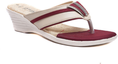 

Dolphin Miles Women Maroon Wedges