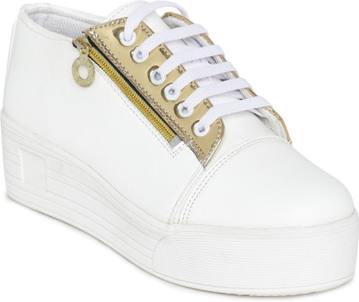 

1 WALK 1 WALK MAPPLE COLLECTION ORIGINAL COMFORTABLE STYLISH WOMEN SHOES /SNEAKERS/COLLEGE WEAR/2018 LATEST COLLECTION/PARTY WEAR/CASUAL DRESSING WEAR/WEEDING WEAR-White::Gold Casuals For Women(White