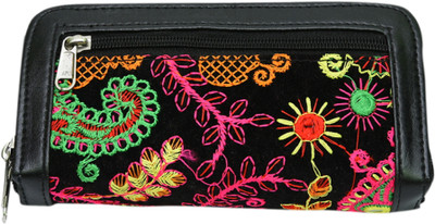 

Kalakriti handicrafts Casual Multicolor Clutch