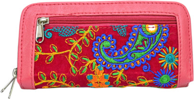 

Kalakriti handicrafts Casual Multicolor Clutch