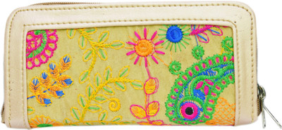 

Kalakriti handicrafts Casual Multicolor Clutch