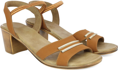 

Inc.5 Women TAN Heels