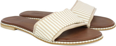 

Inc.5 Women BEIGE Flats