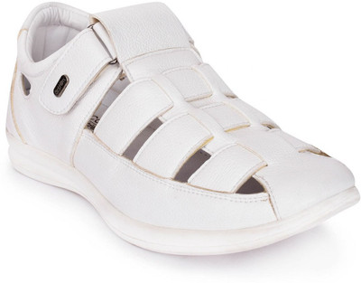 

Action Men White Casual