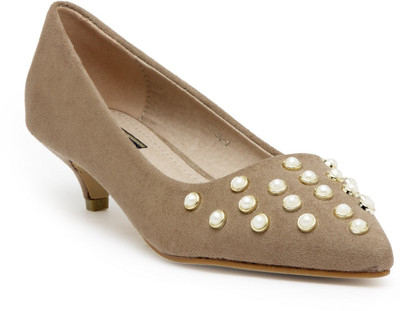 

Flat n Heels Women Beige Heels