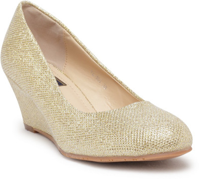 

Flat n Heels Women Gold Wedges