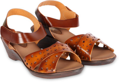 

Catwalk Women TAN Wedges