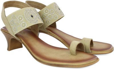 

Inc.5 Women BEIGE Heels