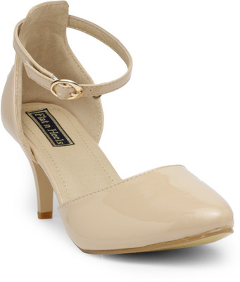 

Flat n Heels Women Beige Heels