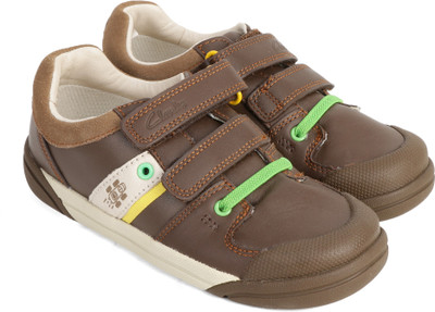 

Clarks Boys Velcro Sneakers(Brown, Brown leather