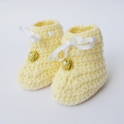 

Love Crochet Art crochet baby booties for 6-12 months Booties(Toe to Heel Length - 10 cm Creme)