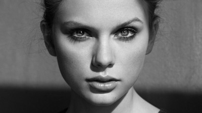 

Akhuratha taylor-swift-blondes-women-music-models-celebrity-singers-monochrome Wall Poster Paper Print(12 inch X 18 inch, Rolled)