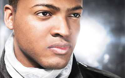 

taio-cruz-music-celeb-trend Wall Poster Paper Print(12 inch X 18 inch, Rolled)