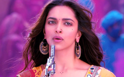 

Wall Poster a/padukone-deepika-desktops-screen-gun-ramleela Paper Print(12 inch X 18 inch, Rolled)