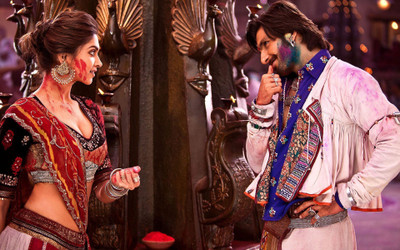 

Akhuratha deepika-padukone-ranveer-singh-bollywood-movies-ramlila Wall Poster Paper Print(12 inch X 18 inch, Rolled)