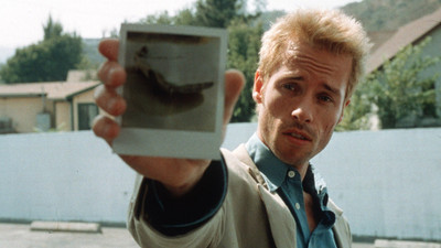 

Aabhaas movies-guy-pearce-memento Wall Poster Paper Print(12 inch X 18 inch, Rolled)