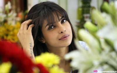 

Wall Poster a/priyanka-chopras-movie-zanjeer-walls Paper Print(12 inch X 18 inch, Rolled)