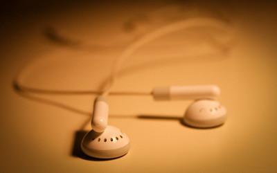 

music-love-ipods Wall Poster Paper Print(12 inch X 18 inch, Rolled)