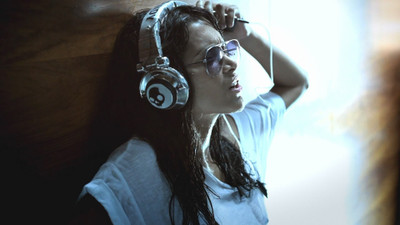 

MUSIC BRUNETTES HEADPHONE MUSIC SUNGLASSES WALLPAPER ON HI QUALITY LARGE PRINT 36X24 INCHES Photographic Paper(36 inch X 24 inch, Rolled)