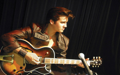 

Akhuratha actor-rock-guitar-music-singer-presley-elviss Wall Poster Paper Print(12 inch X 18 inch, Rolled)