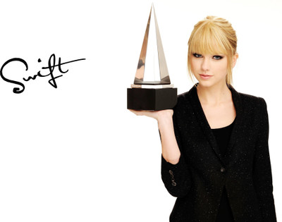 

taylor-swift-american-music-awards Wall Poster Paper Print(12 inch X 18 inch, Rolled)