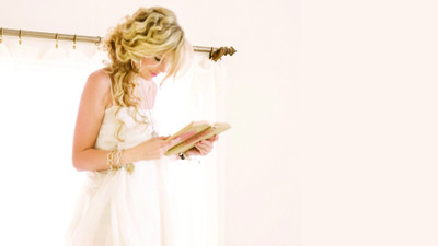 

taylor-swift-blondes-women-music-celebrity-singers-white- Wall Poster Paper Print(12 inch X 18 inch, Rolled)
