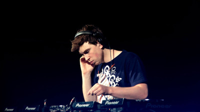 

Akhuratha -hardwell-dj-music Wall Poster Paper Print(12 inch X 18 inch, Rolled)
