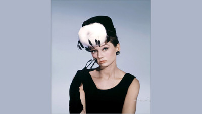 

Aabhaas audrey-hepburn-movie-paper-room-living- Wall Poster Paper Print(12 inch X 18 inch, Rolled)