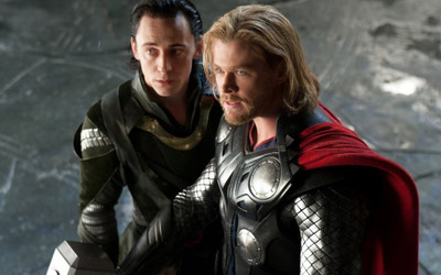 

Akhuratha chris-hemsworth-hiddleston-movie-tom-armor- Wall Poster Paper Print(12 inch X 18 inch, Rolled)