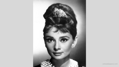 

Aabhaas breakfast-movie-tiffanys--actors-tiffany Wall Poster Paper Print(12 inch X 18 inch, Rolled)