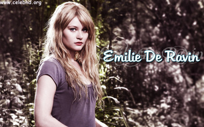 

Akhuratha emilie-ravin-star-paper-movie-actress-hollywood Wall Poster Paper Print(12 inch X 18 inch, Rolled)