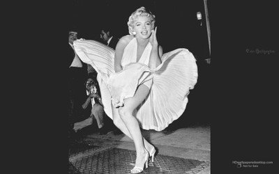 

Akhuratha marilyn-monroe-photo-movie-seven-photos- Wall Poster Paper Print(12 inch X 18 inch, Rolled)