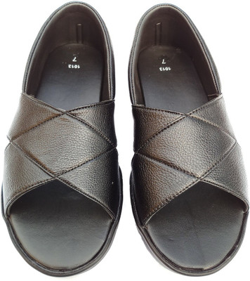 

Lavister Men Black Casual