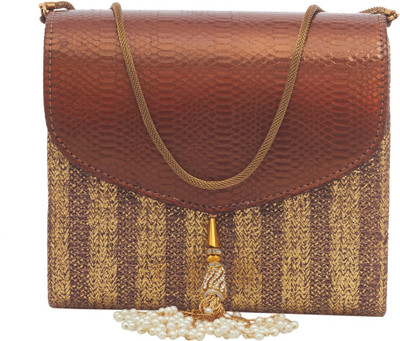 

TARUSA Casual Brown, Gold Clutch