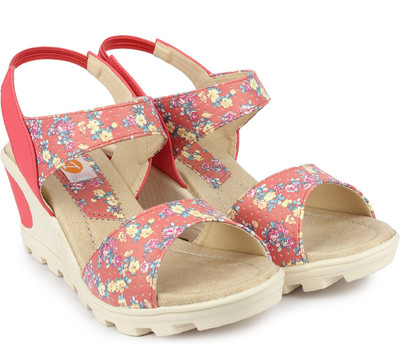 

Digni Women Peach Wedges