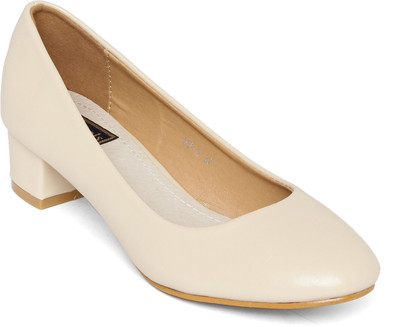 

Flat n Heels Women Beige Heels