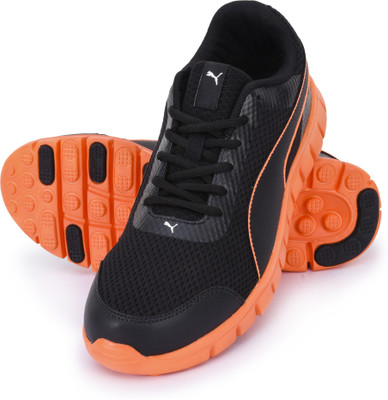Puma Puma Blur V2 Walking Shoes For Men(Black, Orange, Black shocking orange