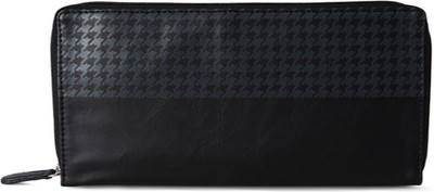 

Baggit Casual Black Clutch